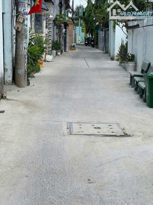 Bán nhà 5*17m hẻm bự Nguyễn Thị Nghé. Thới Tam Thôn.HM - 5