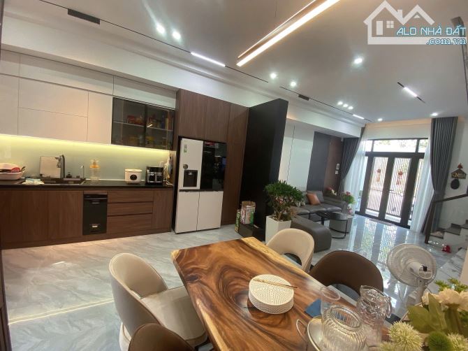 HẠ GIÁ BÁN NHANH Nhà 2 mặt tiền Đường  Nguyễn Phúc Chu  - TP BMT •Diện tích : 5m x 21m • - 5