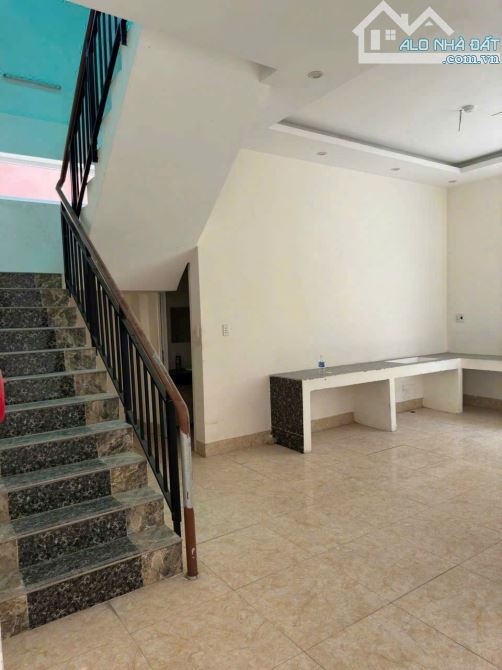 Hơn 20 TỶ: Có ngay 1 LÔ ĐẤT LỚN và 1 CĂN NHÀ TO ở MẶT TIỀN TRẦN ĐẠI NGHĨA ĐÀ NẴNG: 375m² = - 5