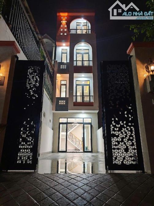 MẶT TIỀN KÊNH Nhà 4 Tầng đường THẠNH LỘC 28, phường THẠNH LỘC, Q12, dt 121m2 (4mx30m)💵7,9 - 6