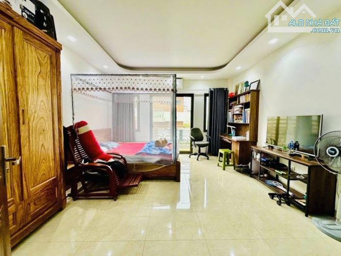 Đại Cát -Liên Mạc-Bắc Từ Liêm 5 Tầng Dân Xây Cực Chắc Chắn DT 40m .Ô Tô Vào Nhà .6,5 Tỷ - 6