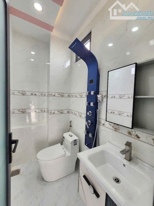 Kẹt Tiền Bán Nhà TP Dĩ An ,DT:76m2,4Tầng, 4x19 giá 6,5tỷ - 7