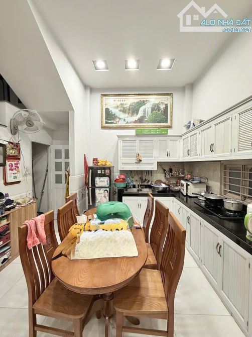 NHÀ 3 TẦNG đường THẠNH LỘC 15, phường THẠNH LỘC Q.12 dt 141m2 (7mx20m) hẻm 5m 💵8tỷ - 7