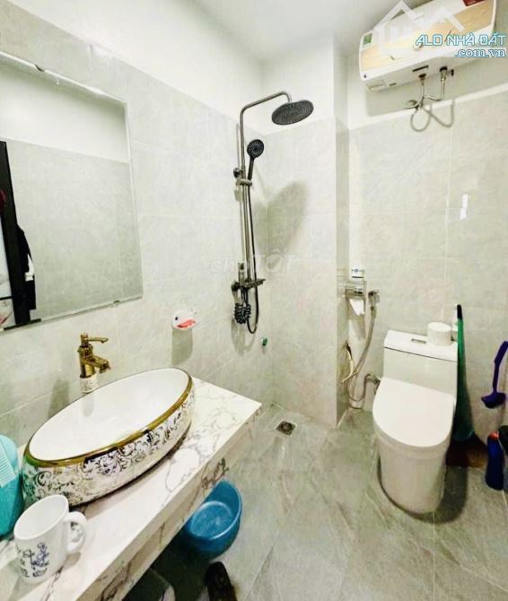 Đại Cát -Liên Mạc-Bắc Từ Liêm 5 Tầng Dân Xây Cực Chắc Chắn DT 40m .Ô Tô Vào Nhà .6,5 Tỷ - 7