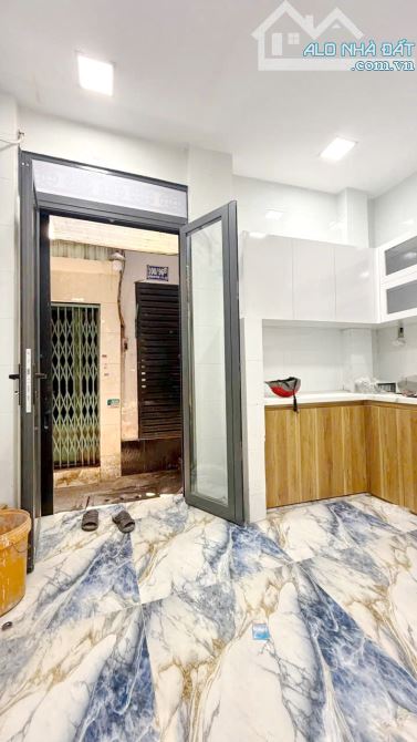 Bán nhà đẹp 2 lầu gần HXH đường Dương Bá Trạc P.2 Quận 8 - 7
