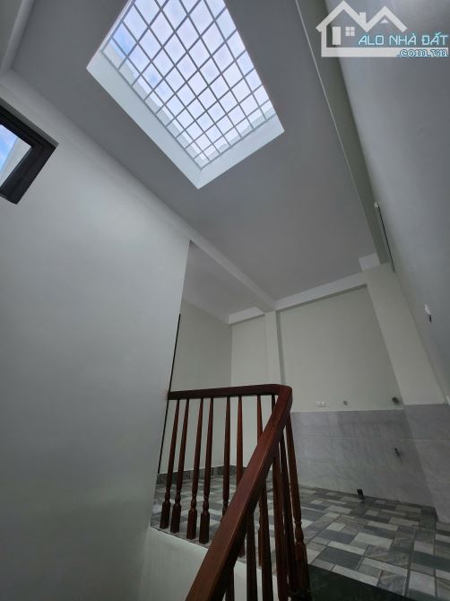BÁN NHÀ MỚI 5 TẦNG TỪ LIÊM 34M2 MT5,6M Ô TÔ QUA CỔNG HƠN 4 TỶ - 8