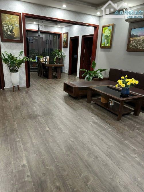 Chính chủ bán gấp chung cư Vip Toà Vimeco II- Nguyễn Chánh, Cầu Giấy. DT: 130m2, 3PN.10 tỷ - 8