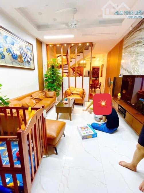 Có 102 ! Hoàng Hoa Thám - Ba Đình -Gần Ô Tô -Sổ Đẹp-full Nội Thất -45M x 5 Tầng Nhỉnh 9 Tỷ - 9