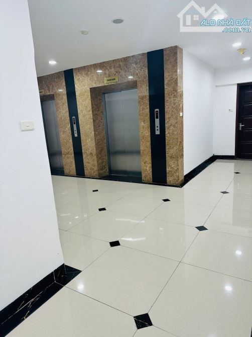 Chính chủ bán gấp chung cư Vip Toà Vimeco II- Nguyễn Chánh, Cầu Giấy. DT: 130m2, 3PN.10 tỷ - 9