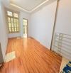 Cực gấp Nguyên Hồng 40m2, sát phố, PL ô tô tránh, mặt ngõ KD vip, MT rộng 5.2m