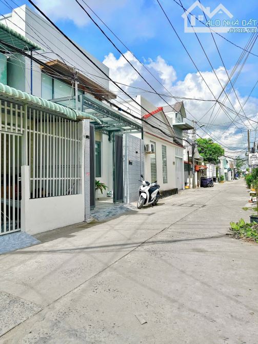 nhà trệt lững lộ ô tô trục chính hẻm 583 đường 30/4