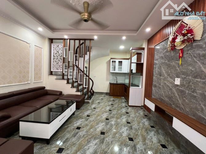 NHÀ ĐẸP MỚI XÂY 5 TẦNG, 31M, CHIẾN THẮNG,  GẦN LÊ TRỌNG TẤN, HÀ ĐÔNG