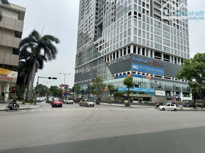 BÁN NHÀ NGAY SAU BƯU ĐIỆN HÀ ĐÔNG PHÂN LÔ VỈA HÈ-OTO TRÁNH-KINH DOANH SẦM UẤT ĐA LOẠI HÌNH