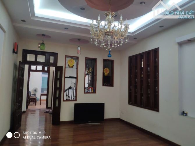 Cho thuê nhà Dương Quảng Hàm – Cầu Giấy DT 55m x 5 tầng, ôtô vào nhà giá 15tr/th