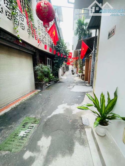 CỰC HIẾM PHỐ AN DƯƠNG VƯƠNG - Ô TÔ VÀO NHÀ - DIỆN TÍCH RỘNG - GIÁ BÁN KHÔNG CÓ CĂN THỨ 2