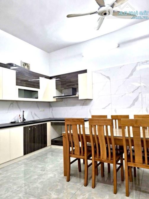Rẻ như cho mua ngay kẻo lỡ!!! Nhà rộng 75m2 ở Ngô Gia Tự