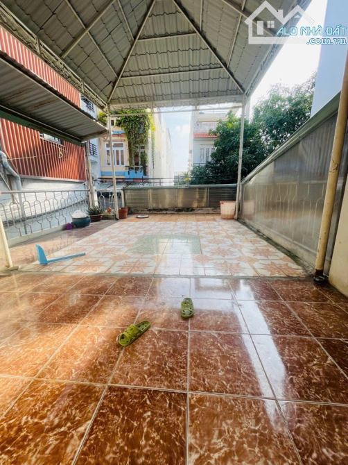 BÁN GẤP NHÀ HXH SHR DT:119.3M2. 3 TẦNG. 6 PN.CHỈ 8.5 TỶ. Đ NGUYỄN VĂN QUỲ. KẾ PMH QUẬN 7
