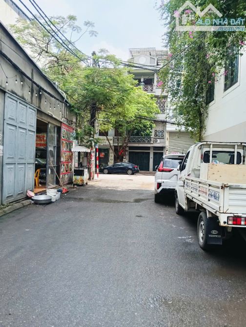 SIÊU RẺ BÁN NHÀ HỒNG TIẾN -BỒ ĐỂ - 41M- 6TỶ75- NGÕ Ô TÔ - GẦN PHỐ -VỊ TRÍ HIẾM