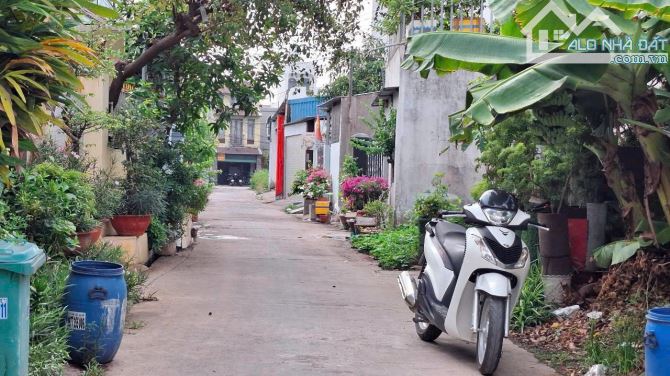 BÁN LÔ ĐẤT 110M GẦN CẦU PHÚ LONG GIÁP RANH QUẬN 12 GIÁ CHỈ 3.1 TỶ SỔ RIÊNG