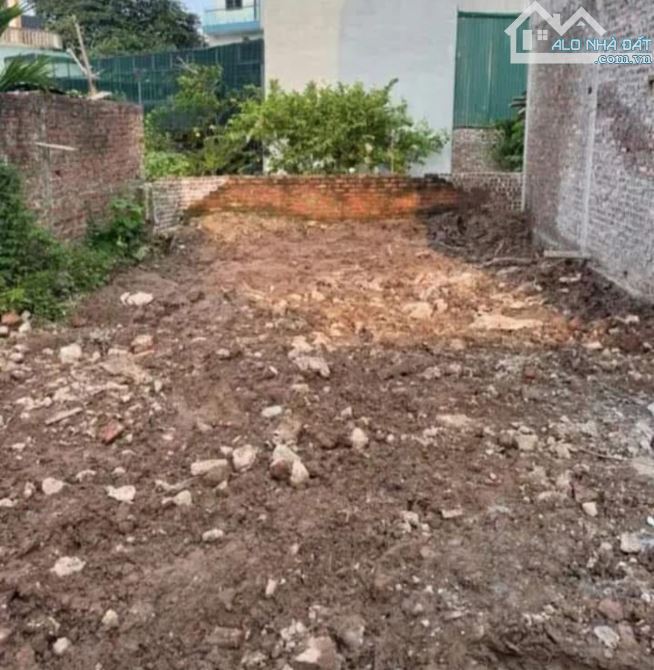 CHỦ NHÀ VỠ NỢ CẦN BÁN GẤP  MẢNH ĐẤT VÀNG TRONG NGÔI LÀNG CỔ - 1
