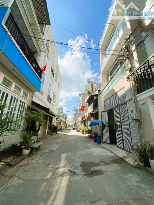 Kẹt tiền không bán không được, để rẻ cho anh chị nào thiện chí 107m2 giá 4tỷ hơn chút.