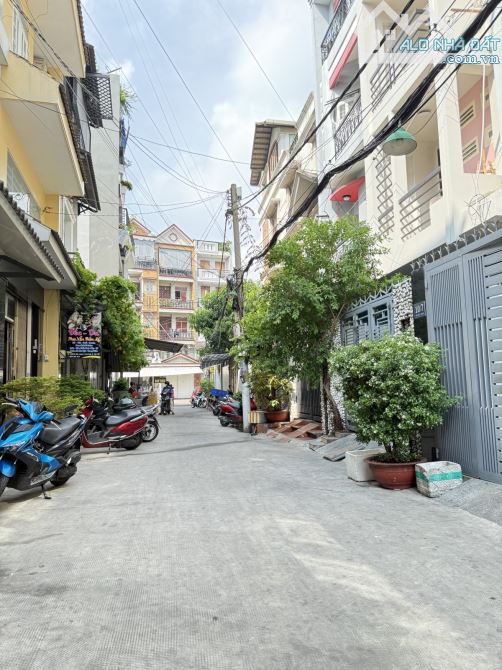 TÂN HƯƠNG - HẺM XE HƠI 7 CHỖ - SỔ ĐẸP - KLG - KQH - DT (4x9.3) - NHỈNH 5 TỶ