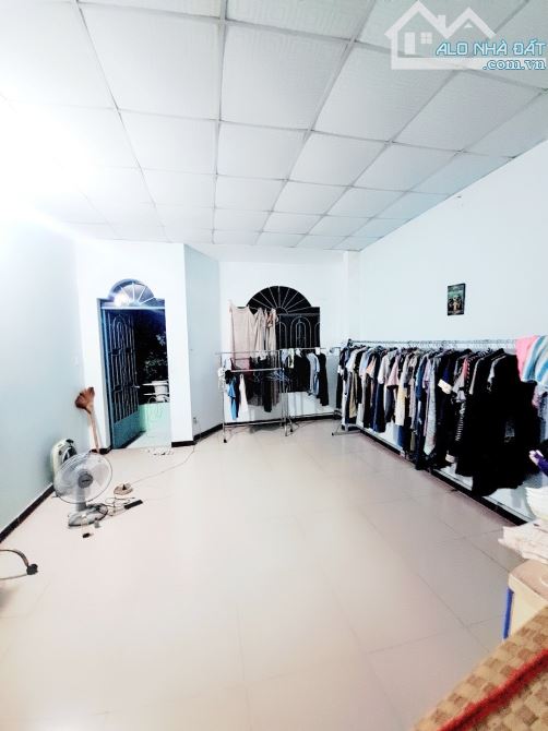 Bán nhà hẻm xe hơi Phạm Văn Bạch Tân Bình 50m2 vuông đét 2 tầng chỉ nhỉnh 5 tỷ