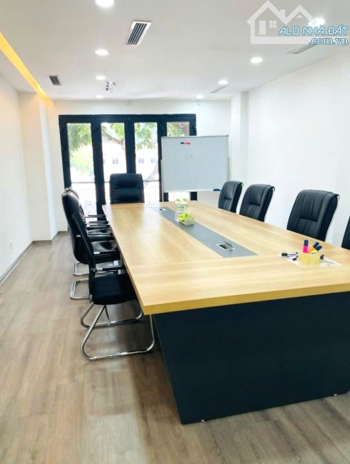 HIẾM - VỊ TRÍ ĐẸP NHẤT MẶT PHỐ LÊ TRỰC - 60M2 - 7 TẦNG THANG MÁY - 4.2M MẶT TIỀN - 40.5 TỶ