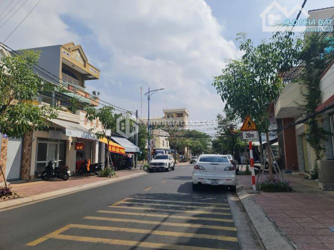 BÁN NHÀ 1 TRỆT 1 LẦU HƯỚNG ĐÔNG NAM 100m2 THỔ CƯ MẶT TIỀN CHU MẠNH TRINH. GIÁ 10.95 TỶ.