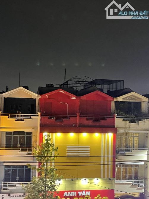 CỰC HIẾM QUẬN 8 MẶT TIỀN ĐOẠN ĐẸP NHẤT TẠ QUANG BỬU - 176 M2 - NGANG 8M. Chỉ 45 tỷ