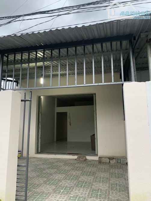 Nhà cấp 4, SHR, full thổ cư, giá tổng chỉ 720tr, Tx. Trảng Bàng, Tây Ninh.