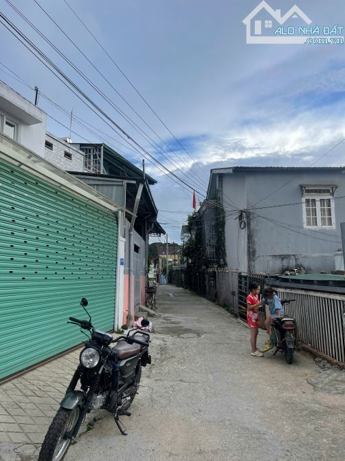 Bán đất tặng nhà cấp 4 đường ô tô đường Thiện Ý Phường 4 Đà Lạt