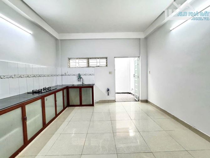 CHỦ ĐỊNH CƯ CẦN BÁN GẤP NHÀ 3 LẦU HẺM 3M GẦN CHỢ BÀ CHIỂU – BÌNH THẠNH - 84M2 (8.3*18)