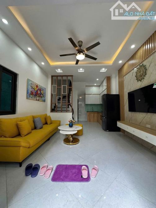 BÁN NHÀ NGÔ QUYỀN-HÀ ĐÔNG,VỊ TRÍ ĐẸP Ô TÔ ĐỖ CỔNG,15M RA MẶT NGÔ QUYỀN,32MX5T,GIÁ 8,2 TỶ