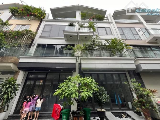 Bán nhà liền kề Thịnh Liệt - Hoàng Mai 75m*5T, MT5m, ô tô, kinh doanh chỉ 16 tỷ nhỉnh