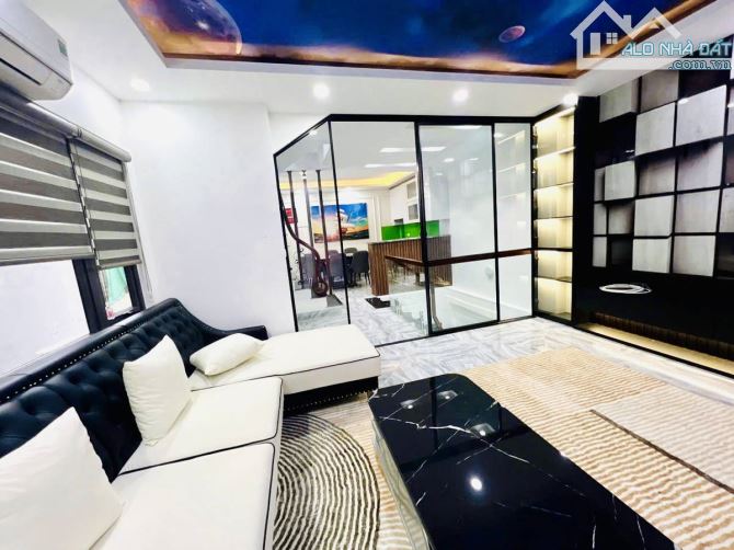 Siêu Phẩm Đội Cấn - 42m² x 5 Tầng - Mặt tiền khủng 9m – Nhà Đẹp Gần Phố - Giá 9.5 Tỷ