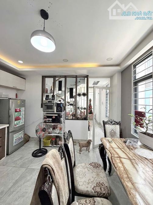GÓC 2 MẶT TIỀN Ô TÔ TRÁNH, HOÀNG HOA THÁM, P.6, BÌNH THẠNH - 50M2  5 TẦNG BTCT - 13 TỶ TL