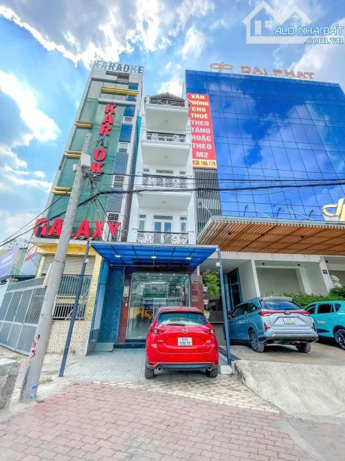 Nhà 4 lầu 4,5x23m,8PN,8WC,có thang máy,MT kinh doanh đa ngành nghề, giá 17 tỷ TL cực mạnh