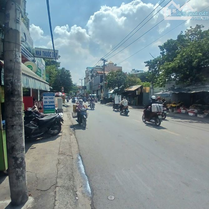 Nhà mặt tiền đường Nơ Trang Long, 5,2x18m. Tiện kinh doanh, buôn bán. Giá chỉ 12 Tỉ