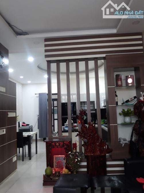 Bán nhà hẻm 9m Hậu Giang, ngang 4 dài 12m vuông vức, HĐT 15tr, 2 lầu đẹp, Q.6