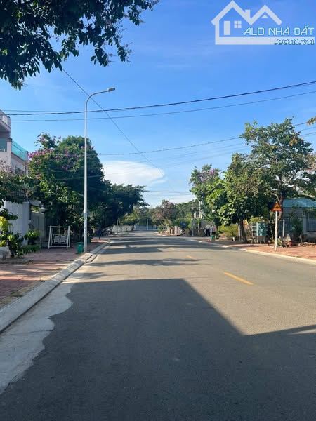 bán lô góc 2 mt đường Phan Bội Châu và Hà Huy Giáp p,Long Tâm tp Bà Rịa