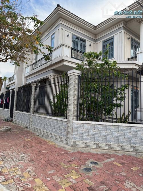 DT 10*20 Cần Bán Căn Biệt Thự 2 Mặt Tiền Khu Gò Cát 6  Thuộc Phường Long Tâm Bà Rịa