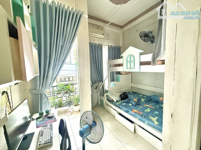 🏡Nhà Hẻm Nhựa Thông 8m, Khuôn Việt, Quận Tân Phú - 4x10m 2 Lầu ST Giá 5.7 Tỷ