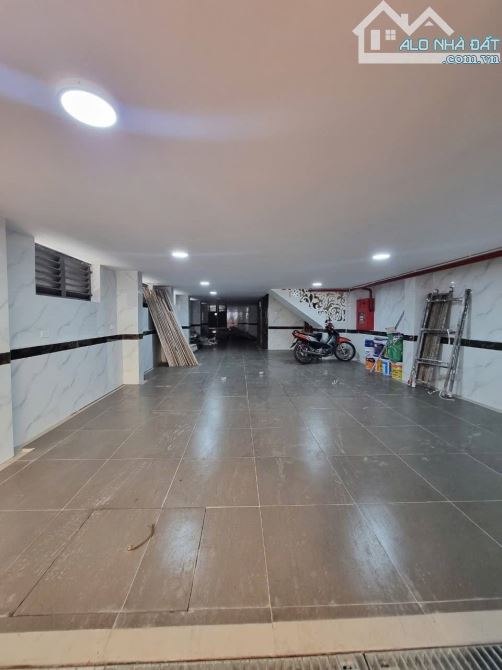 Siêu phẩm Lạc Long Quân Cầu Giấy. Sổ 100m, 8 tầng MT6m Giá 46 tỷ Kinh doanh cực đỉnh