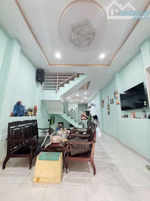 🏡🏡 CHỦ GỬI NHÀ 1 TRỆT 1 LẦU 72 M² (4x18) CÔNG NHẬN ĐỦ 3 PHÒNG NGỦ BAN CÔNG GIẾNG TRỜI