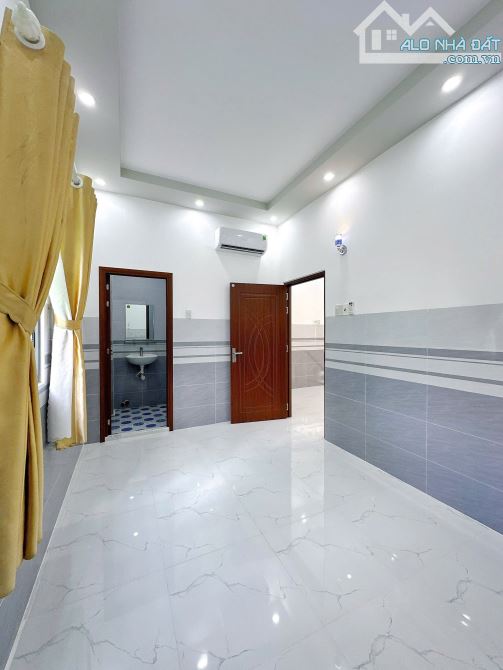 nhà trệt lững lộ ô tô trục chính hẻm 583 đường 30/4 - 10