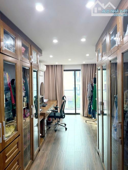 SIÊU PHẨM TÒA NHÀ 7 TẦNG - THANG MÁY - PHÂN LÔ -  GARA Ô TÔ - VỊ TRÍ VÀNG ĐƯỜNG CẦU GIẤY - 10