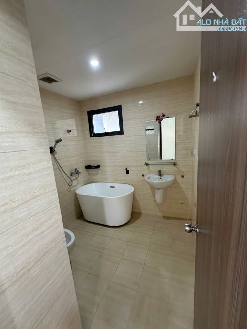 Cho thuê chung cư helios tower 75 tam trinh 2pn đồ cơ bản giá rẻ - 11