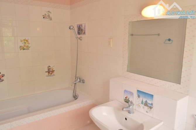 BIỆT THỰ TRUNG TÂM QUẬN 1 - 333M² DÒNG TIỀN 3.000 USD/ THÁNG, VỪA Ở KINH DOANH SIÊU TỐT. , - 1