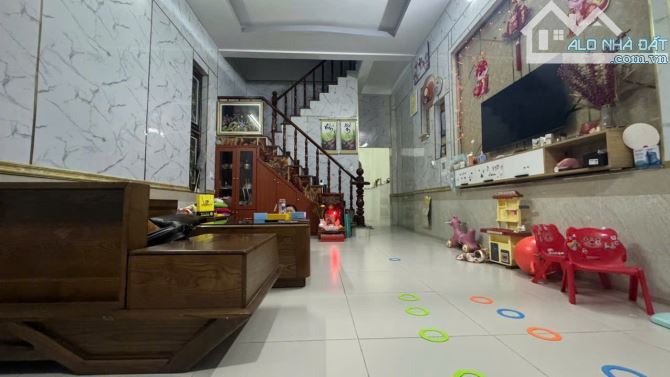 Nhà phố gần Vincom 550 p. Tân Đông Hiệp Tp Dĩ An - 1